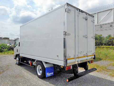 いすゞエルフ冷凍車（冷蔵車）小型（2t・3t）[写真02]
