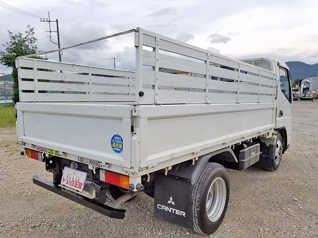 三菱ふそうキャンター平ボディ小型（2t・3t）[写真02]