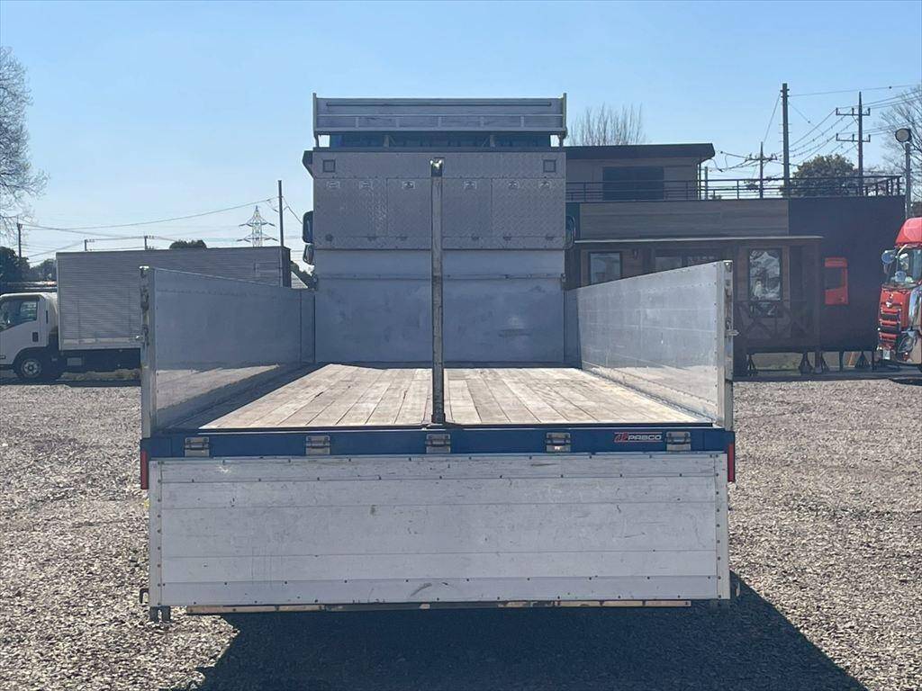 いすゞギガアルミブロック大型（10t）[写真10]