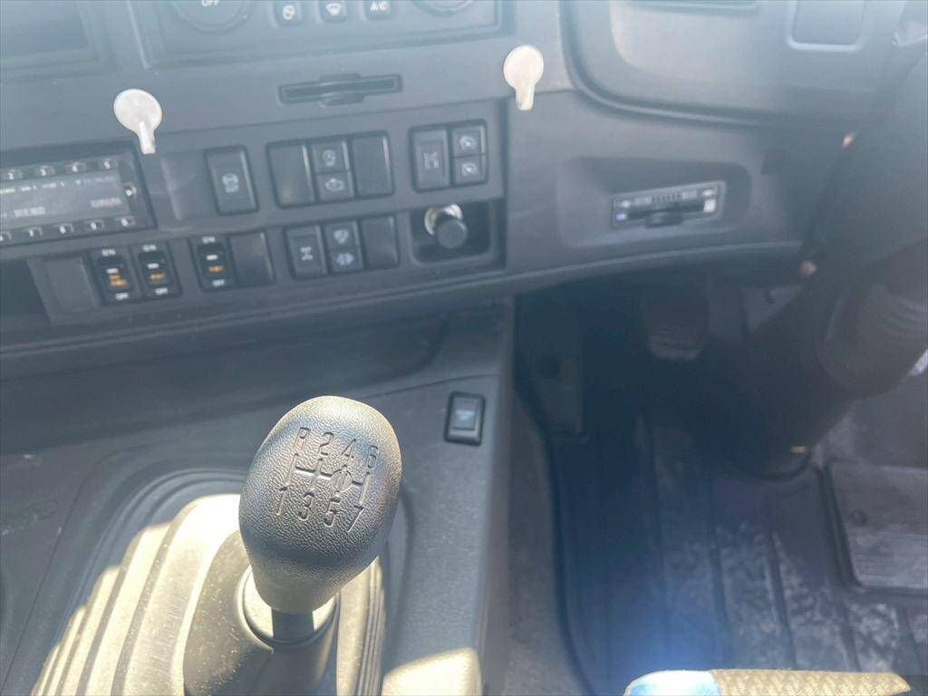 いすゞギガアルミブロック大型（10t）[写真20]