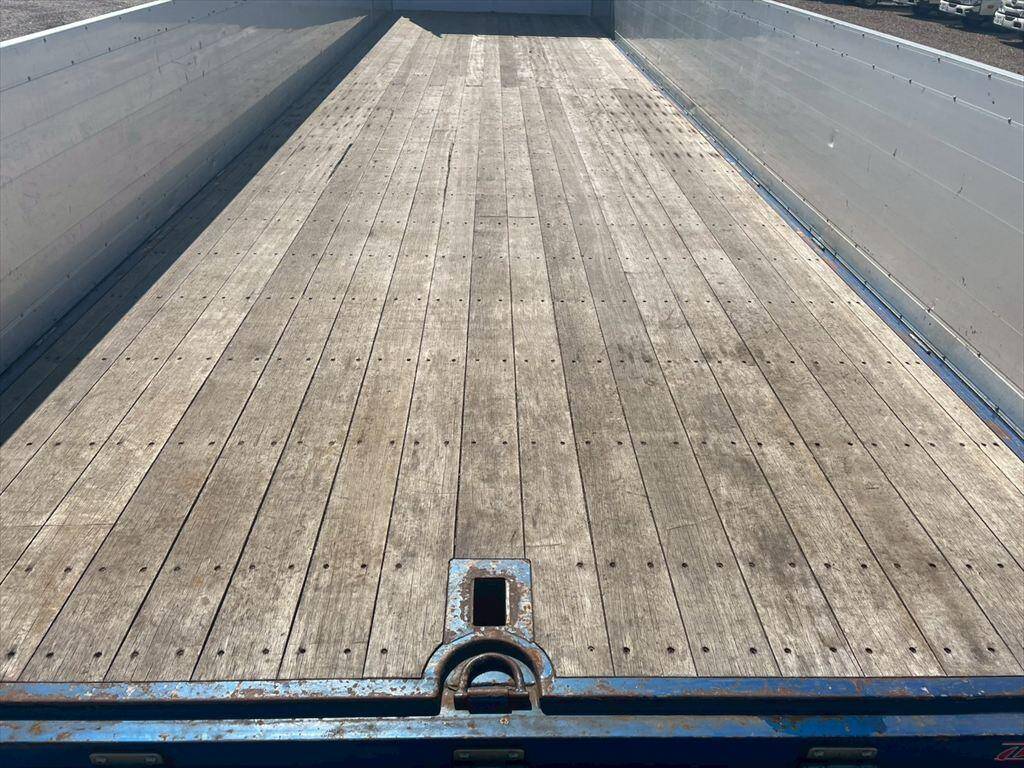 いすゞギガアルミブロック大型（10t）[写真07]