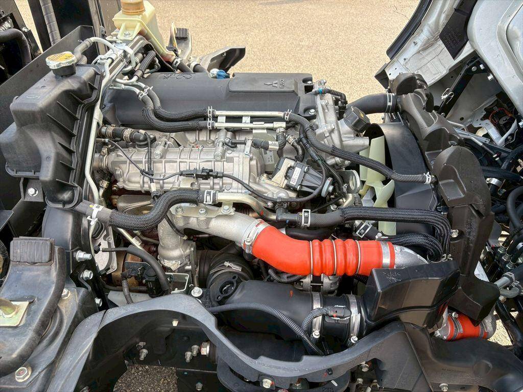 三菱ふそうキャンターコンテナ専用車小型（2t・3t）[写真18]