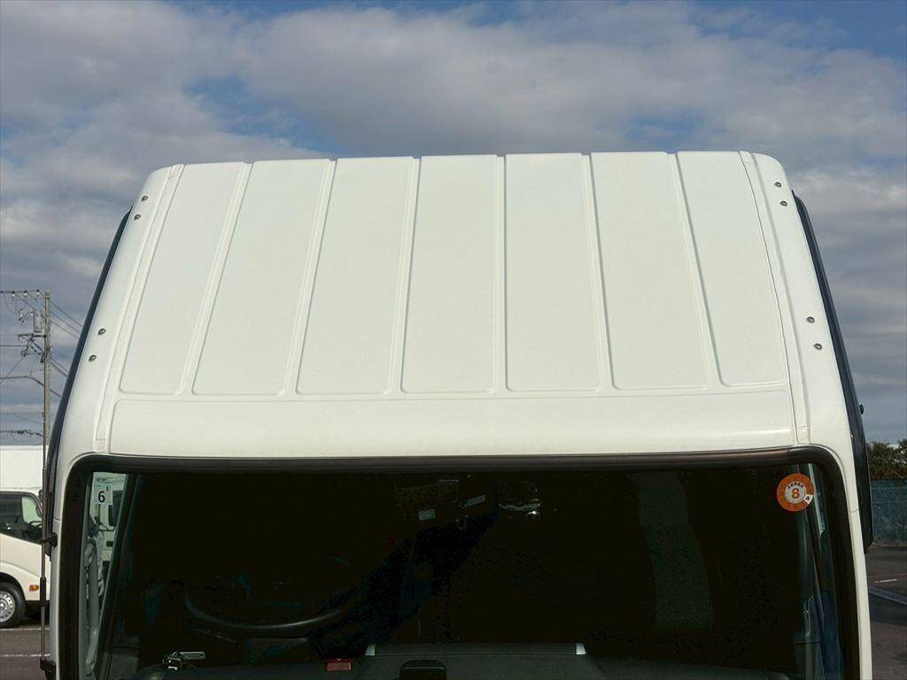 三菱ふそうキャンターコンテナ専用車小型（2t・3t）[写真19]