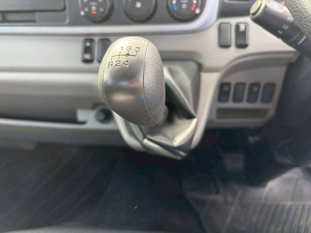 三菱ふそうキャンターコンテナ専用車小型（2t・3t）[写真22]