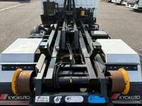 三菱ふそうキャンターコンテナ専用車小型（2t・3t）[写真09]