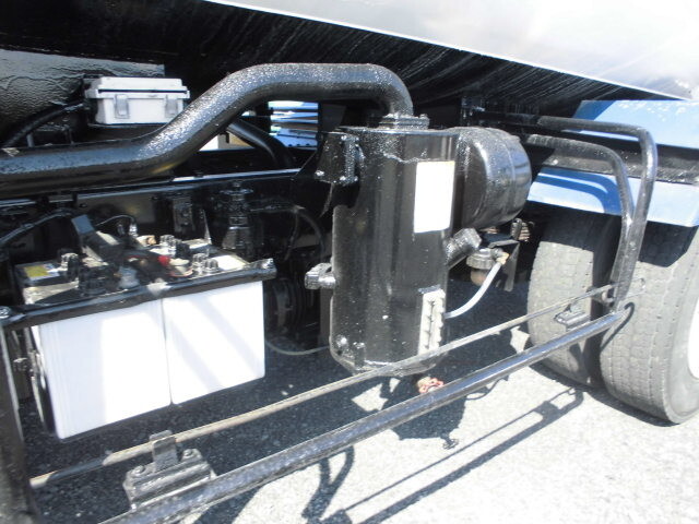 日野デュトロバキュームカー小型（2t・3t）[写真12]