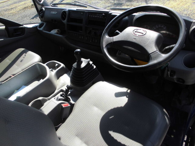 日野デュトロバキュームカー小型（2t・3t）[写真28]