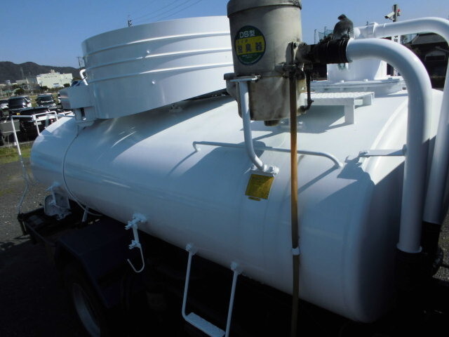 日野デュトロバキュームカー小型（2t・3t）[写真08]