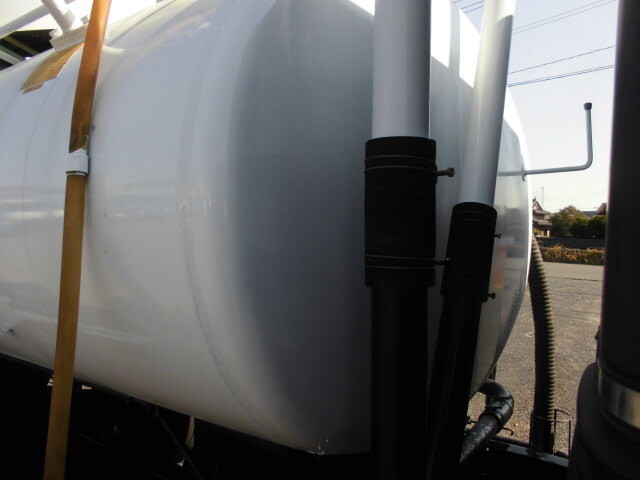 日野デュトロバキュームカー小型（2t・3t）[写真09]