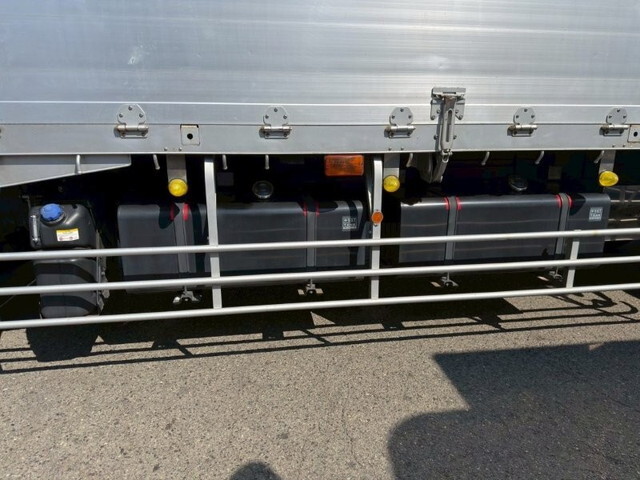 いすゞギガアルミブロック大型（10t）[写真14]