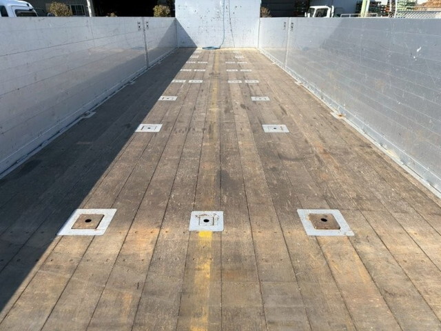 いすゞギガアルミブロック大型（10t）[写真05]