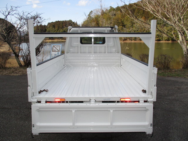 マツダボンゴ平ボディ小型（2t・3t）[写真11]