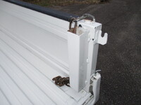 マツダボンゴ平ボディ小型（2t・3t）[写真14]