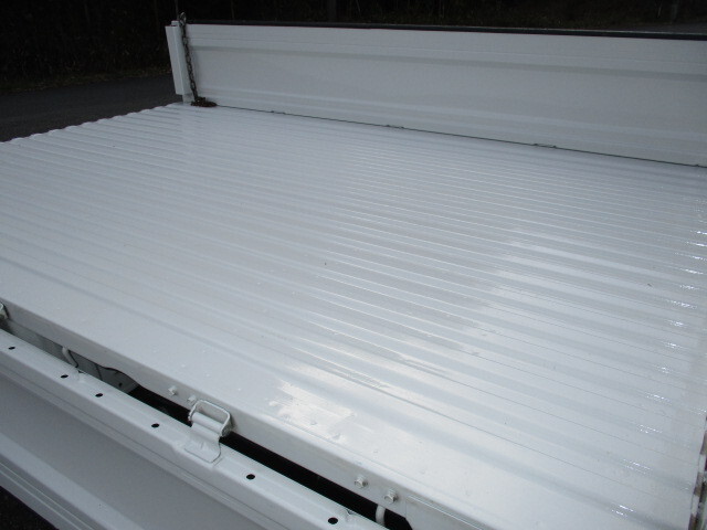 マツダボンゴ平ボディ小型（2t・3t）[写真17]