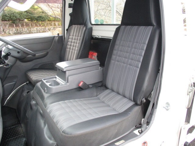 マツダボンゴ平ボディ小型（2t・3t）[写真39]