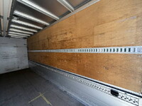 いすゞフォワードアルミウイング中型（4t）[写真12]