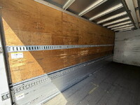 いすゞフォワードアルミウイング中型（4t）[写真13]