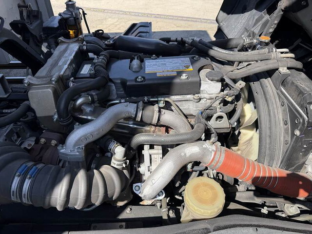 いすゞフォワードアルミウイング中型（4t）[写真20]