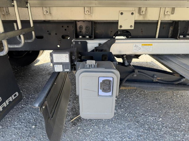 いすゞフォワードアルミウイング中型（4t）[写真23]