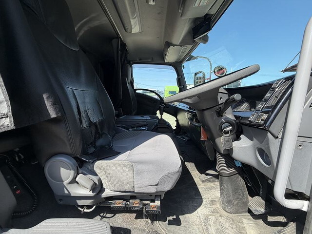 いすゞフォワードアルミウイング中型（4t）[写真28]