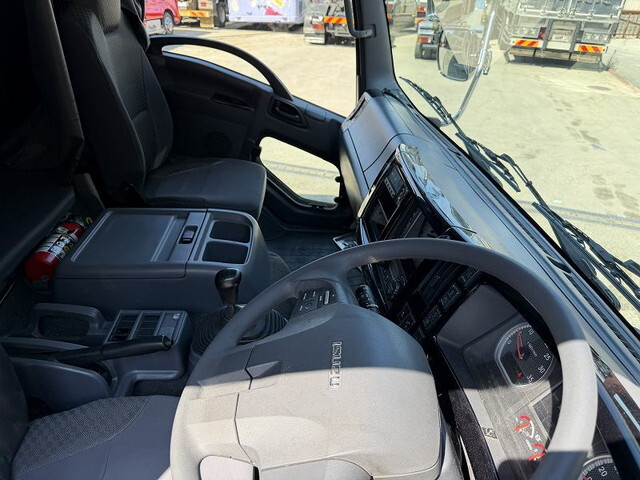 いすゞフォワードアルミウイング中型（4t）[写真30]