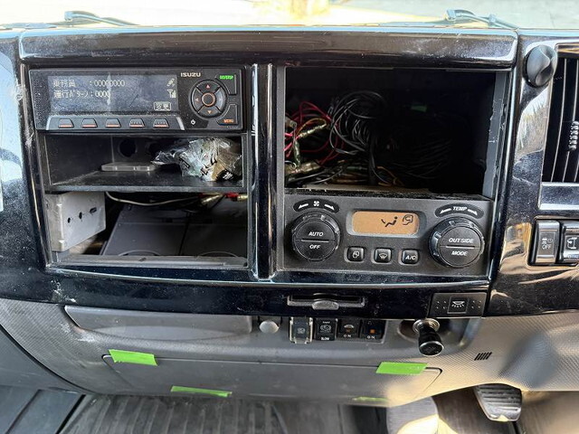 いすゞフォワードアルミウイング中型（4t）[写真32]