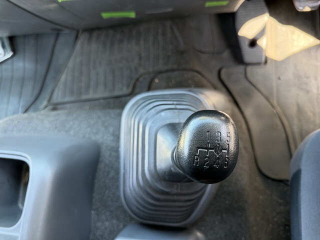 いすゞフォワードアルミウイング中型（4t）[写真33]