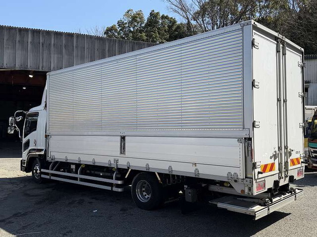 いすゞフォワードアルミウイング中型（4t）[写真04]