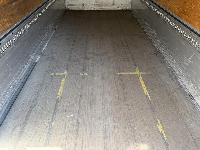 いすゞフォワードアルミウイング中型（4t）[写真09]