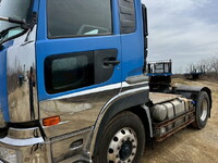 UDトラックスクオントレーラーヘッド（トラクターヘッド）大型（10t）[写真15]