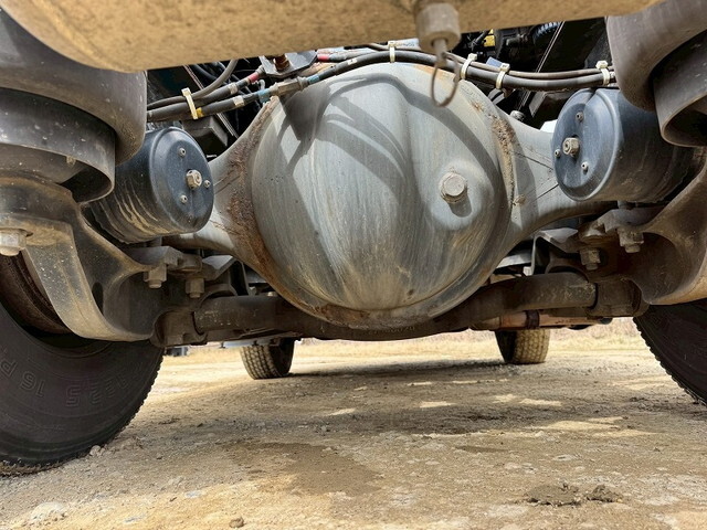 UDトラックスクオントレーラーヘッド（トラクターヘッド）大型（10t）[写真19]