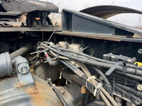 UDトラックスクオントレーラーヘッド（トラクターヘッド）大型（10t）[写真21]