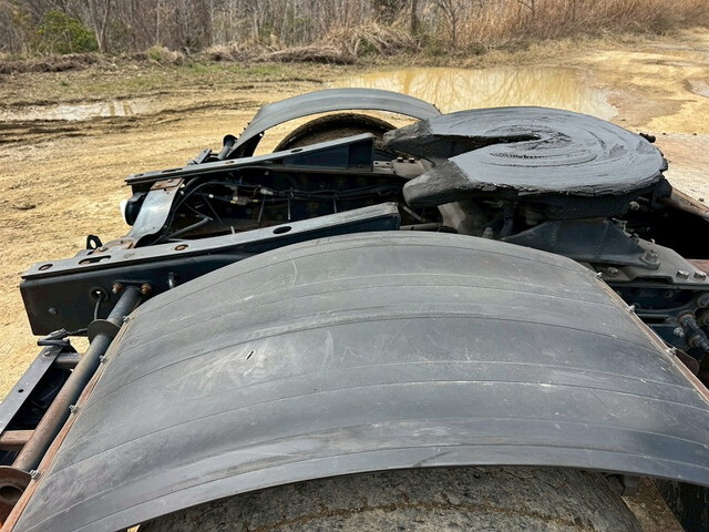 UDトラックスクオントレーラーヘッド（トラクターヘッド）大型（10t）[写真23]