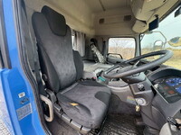 UDトラックスクオントレーラーヘッド（トラクターヘッド）大型（10t）[写真29]