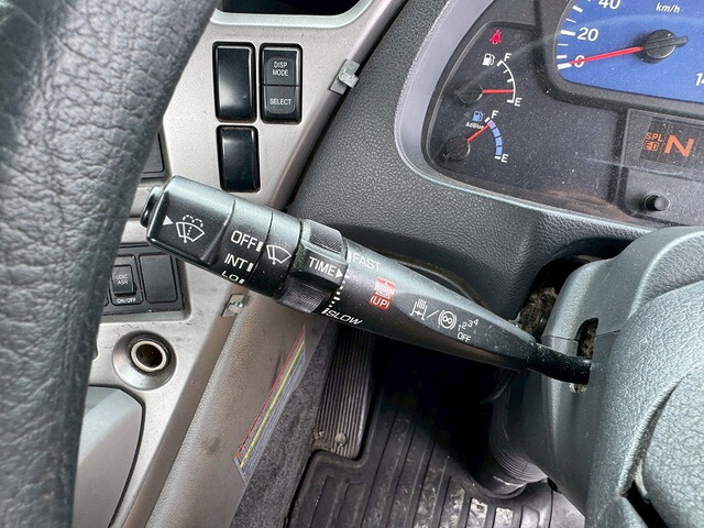 UDトラックスクオントレーラーヘッド（トラクターヘッド）大型（10t）[写真31]