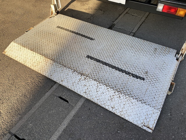 日産アトラスアルミバン小型（2t・3t）[写真06]