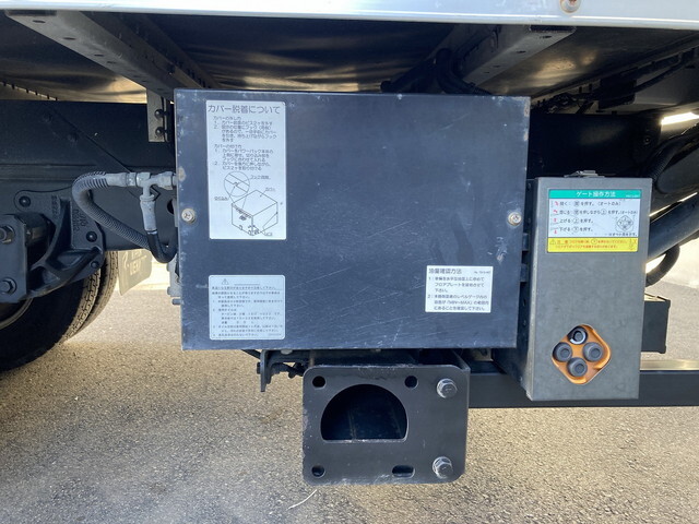 いすゞエルフアルミバン小型（2t・3t）[写真10]