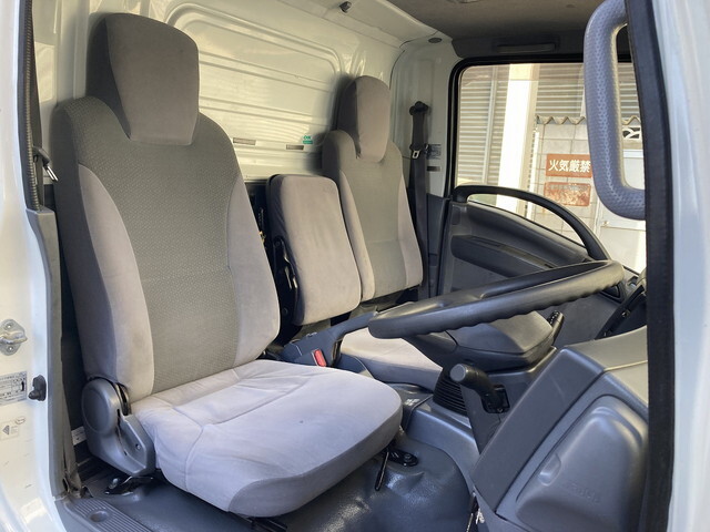 いすゞエルフアルミバン小型（2t・3t）[写真15]