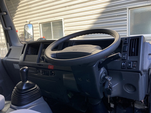 いすゞエルフアルミバン小型（2t・3t）[写真16]