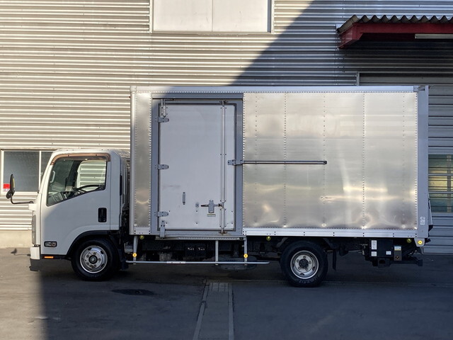 いすゞエルフアルミバン小型（2t・3t）[写真03]