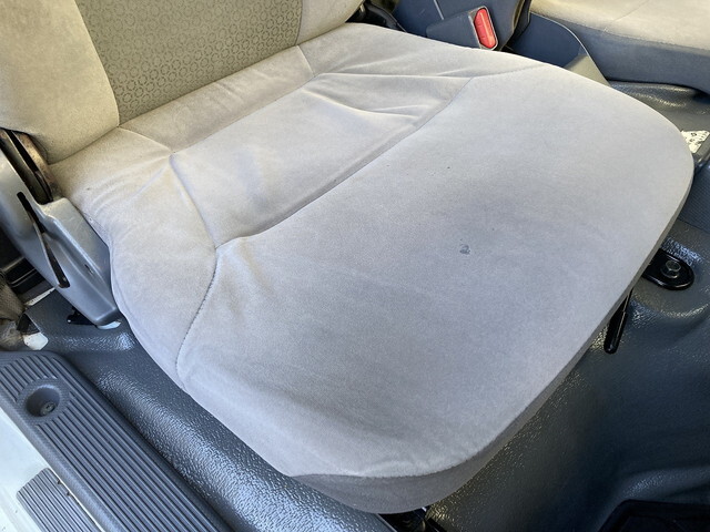 いすゞエルフアルミバン小型（2t・3t）[写真35]