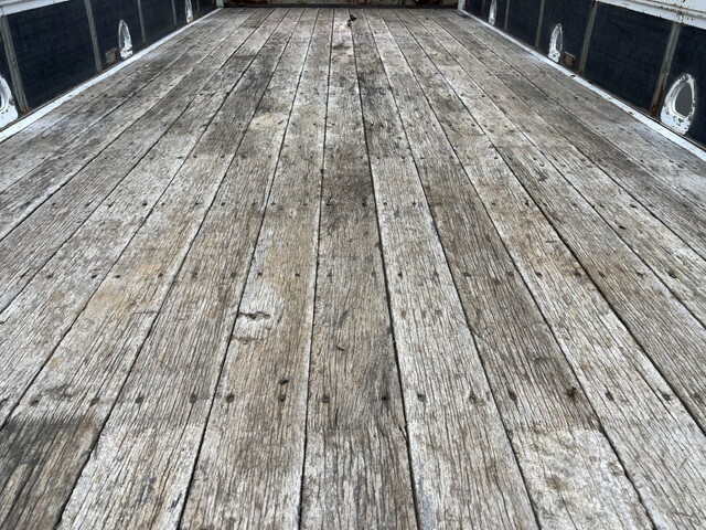 いすゞフォワードクレーン4段中型（4t）[写真12]