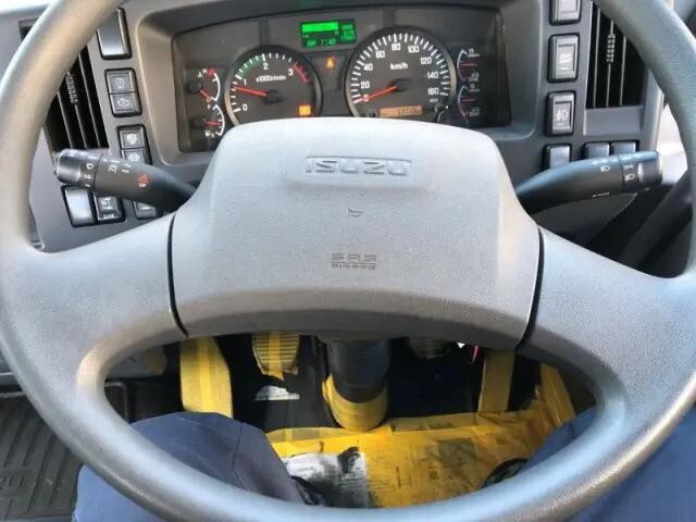 いすゞフォワード平ボディ中型（4t）[写真11]