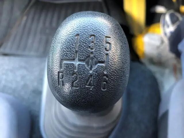 いすゞフォワード平ボディ中型（4t）[写真14]