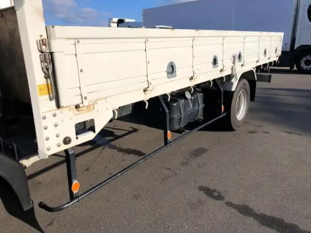 いすゞフォワード平ボディ中型（4t）[写真18]