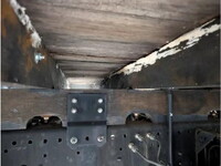 いすゞフォワード平ボディ中型（4t）[写真23]