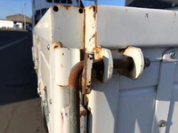 いすゞフォワード平ボディ中型（4t）[写真25]