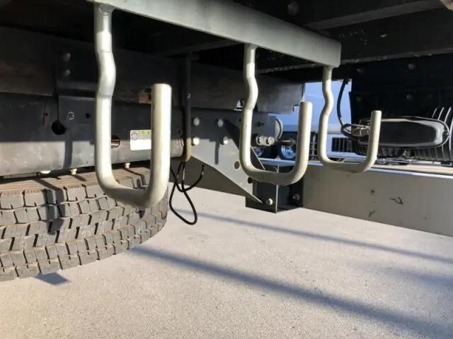 いすゞフォワード平ボディ中型（4t）[写真26]