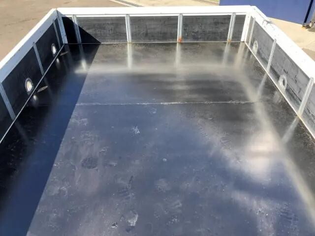 いすゞフォワード平ボディ中型（4t）[写真09]