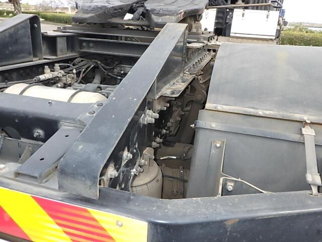 日野プロフィアトレーラーヘッド（トラクターヘッド）大型（10t）[写真13]